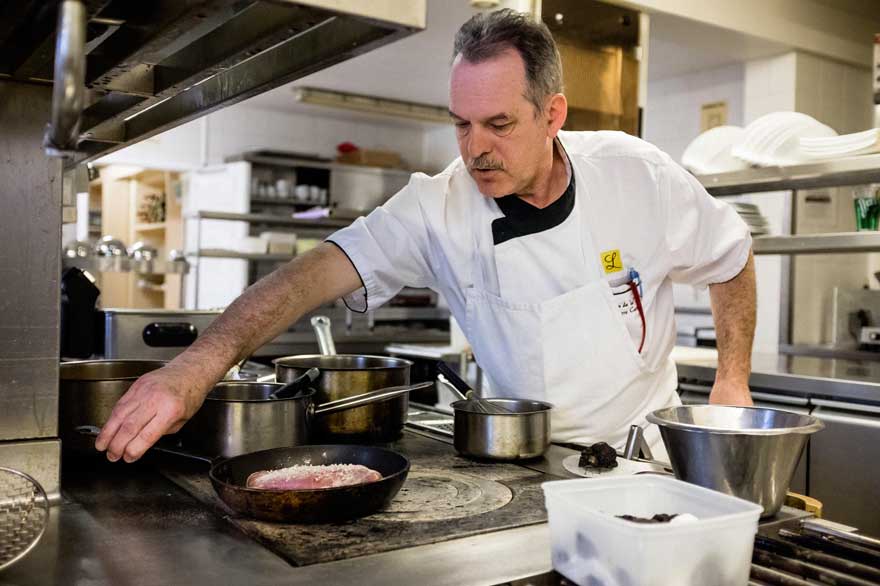 Pierre Corre, chef cuisinier de l'Auberge de la Truffe à Sorges